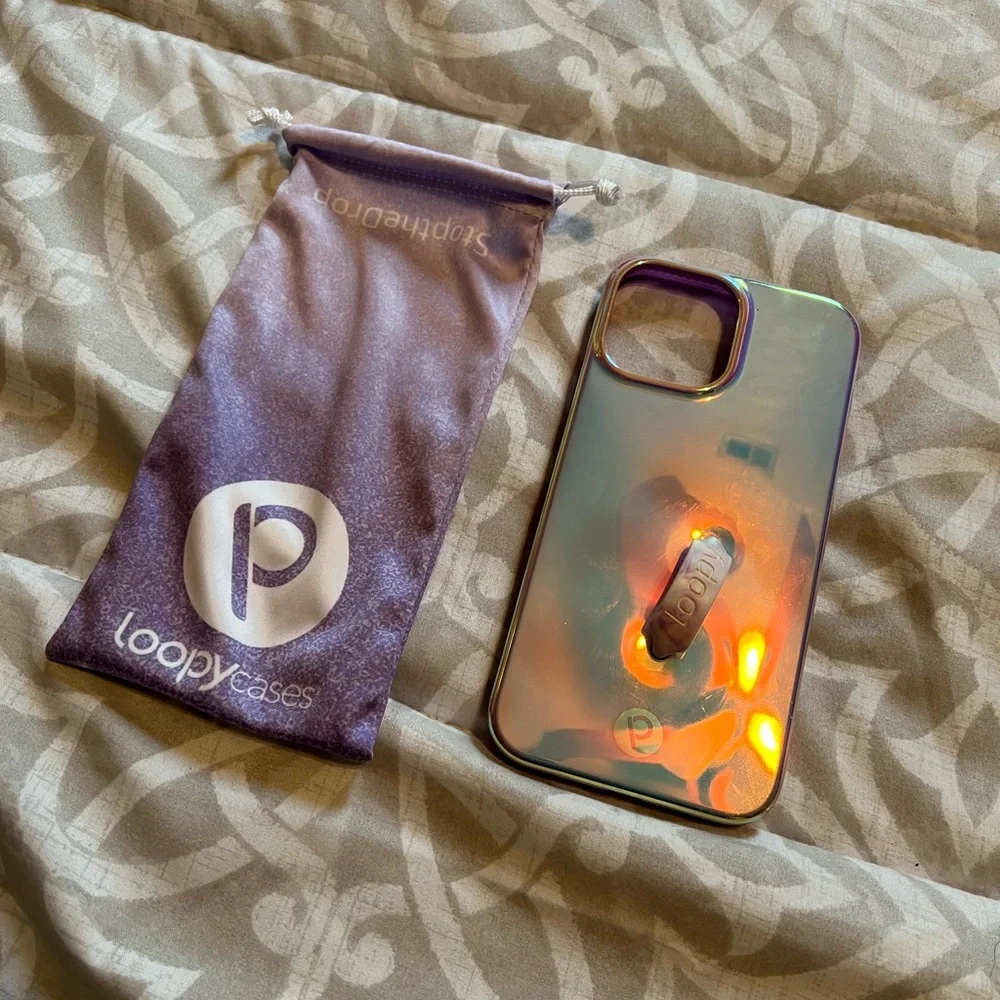 Loopy case pearl iridescent